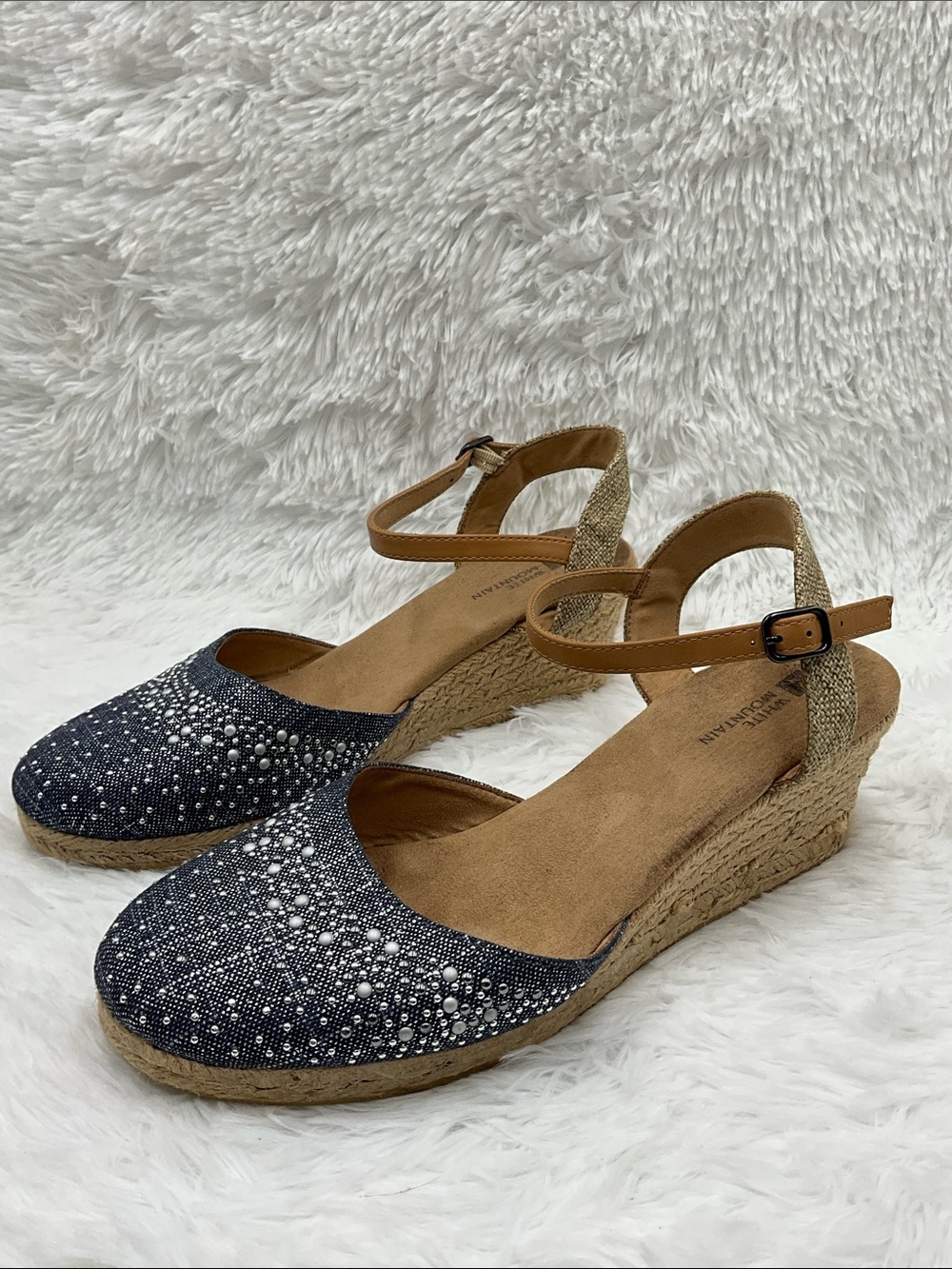 White Mountain Sandals Size 9 Embellished Espadrille with Ankle Strap